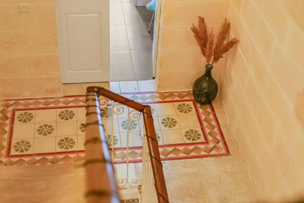 Sliema Unique 4 Bedroom Townhouse Off The Beach Exterior photo